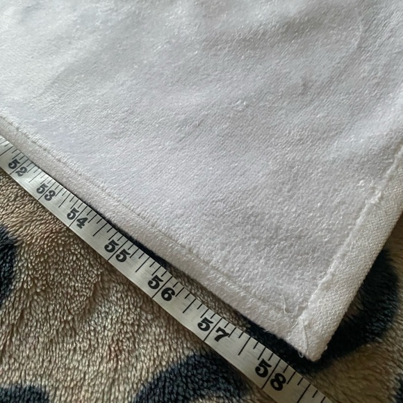 Super 7 creature of the black lagoon towel NWT 2019 - Picture 5 of 5